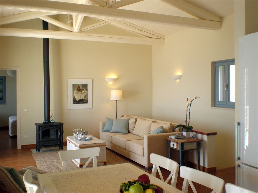 Urania Luxury Villas Pondi Exterior photo